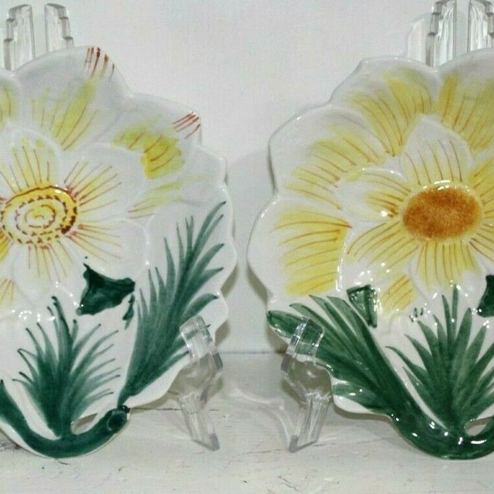 Vintage Italian Daisy Flower Ceramic Plates Made in Italy Set of 2